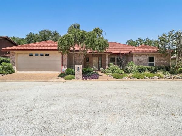 824 Havenwood Lane S, Fort Worth, TX 76112