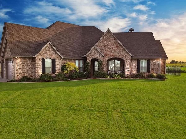 9688 Whispering Creek Terrace , Grandview, TX 76050
