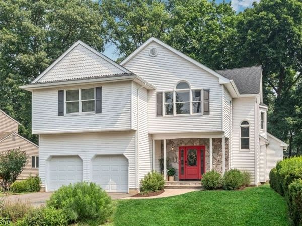 135 Bellair Rd, Ridgewood, NJ 07450