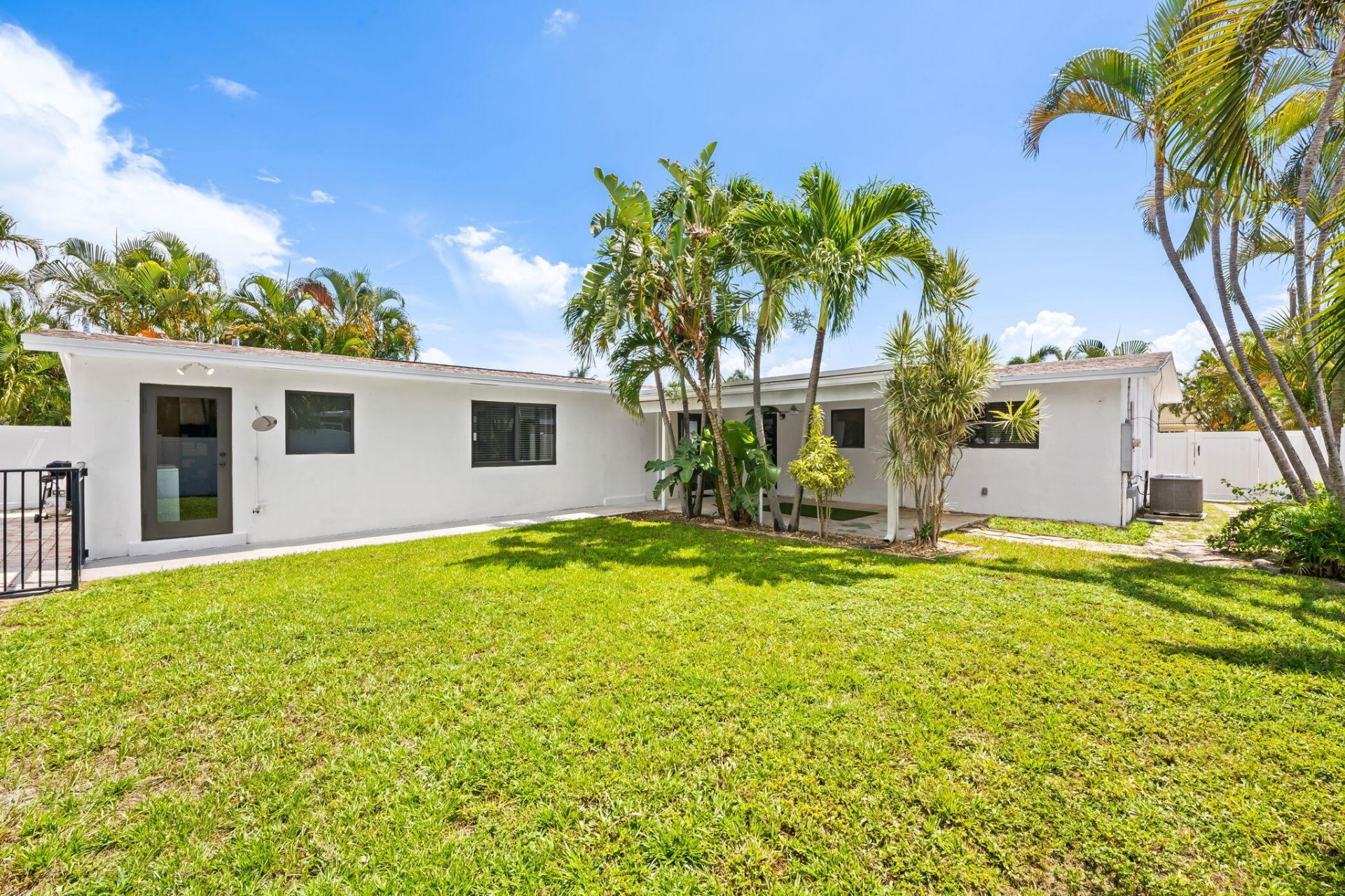 413 NE 25th Avenue, Pompano Beach, FL 33062 Photo