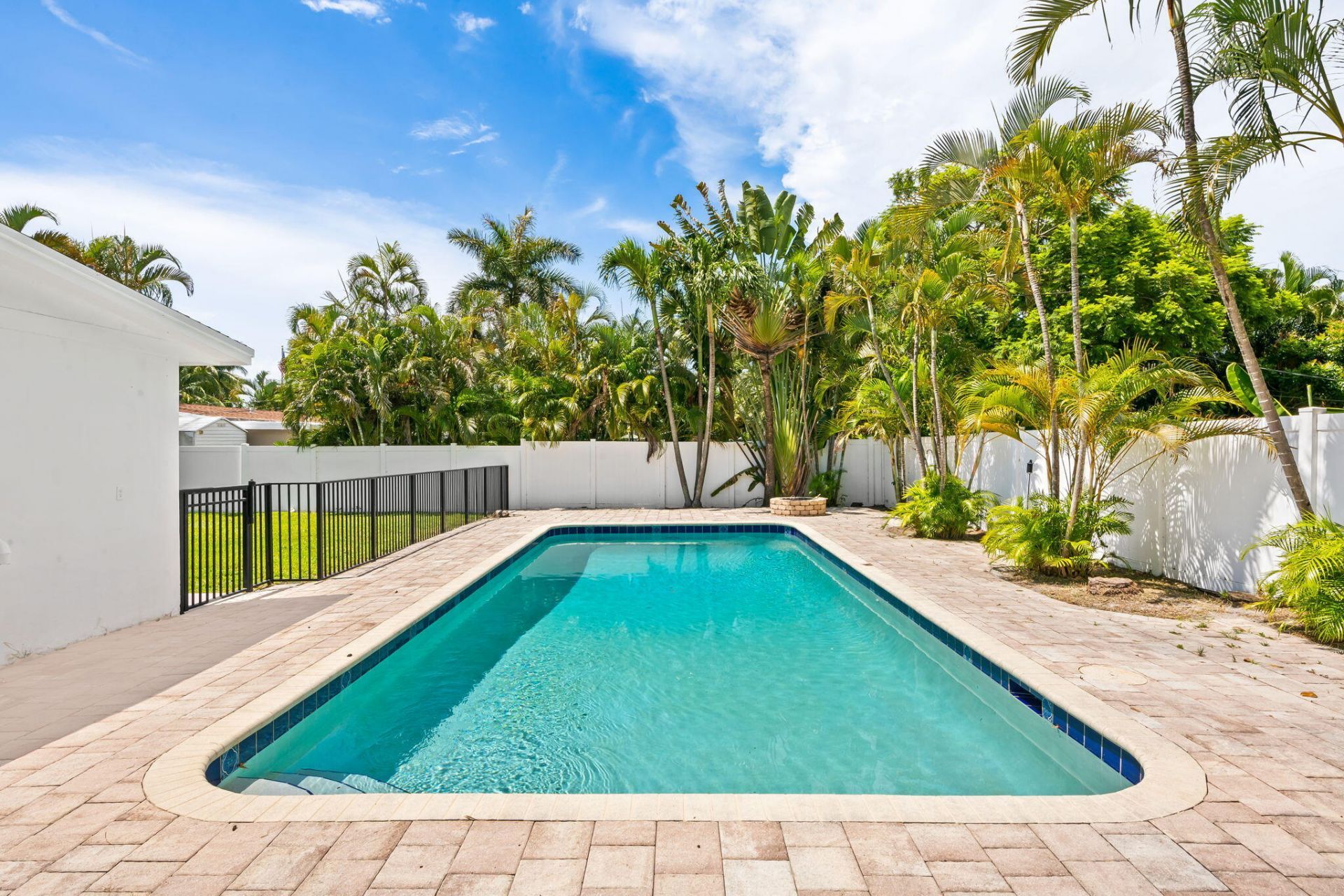 413 NE 25th Avenue, Pompano Beach, FL 33062 Photo