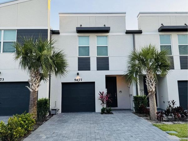 5677 MENTMORE Drive, Unit 5677, Mangonia Park, FL 33407