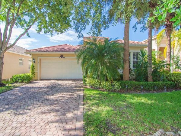 1929 Grey Falcon Circle SW, Vero Beach, FL 32962