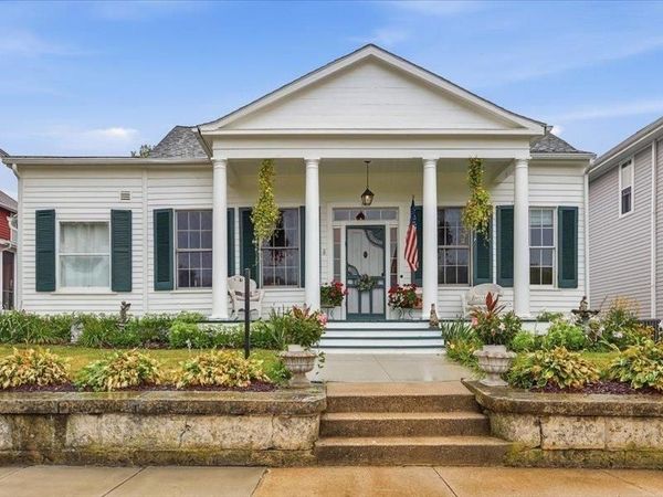 908 Park Avenue, Galena, IL 61036