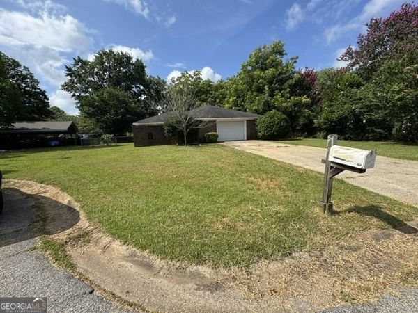 102 Modred Court, Warner Robins, GA 31093