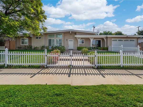 23000 Brenford Street , Woodland Hills, CA 91364