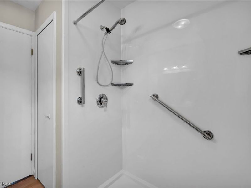 509 Silver Meadows Boulevard , Kent, OH 44240 Photo 16