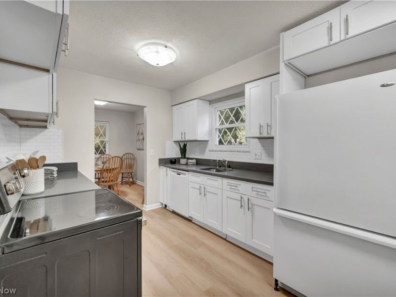 509 Silver Meadows Boulevard , Kent, OH 44240 Photo 9