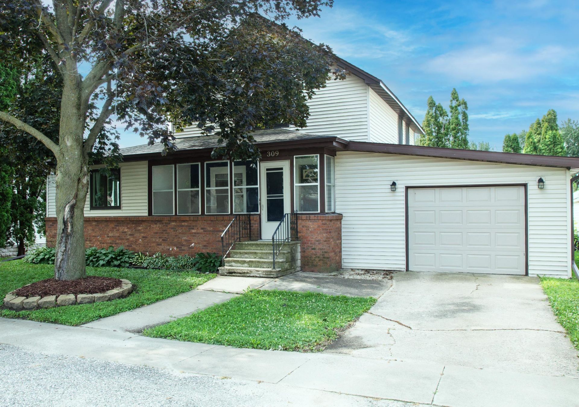 309 Woodbridge St., Nashua, IA 50658 Main Photo