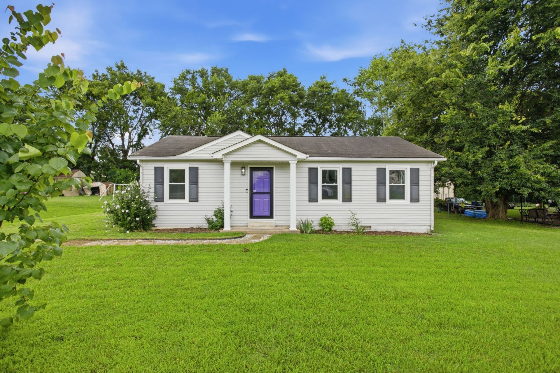 1615 Williamson Dr  Columbia, TN 38401