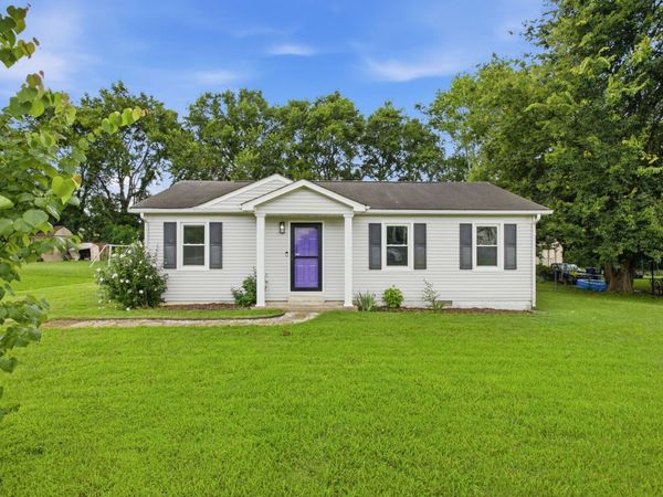 1615 Williamson Dr , Columbia, TN 38401