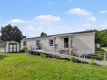 69205 Garver Lake Road, Unit 19, Edwardsburg, MI 49112