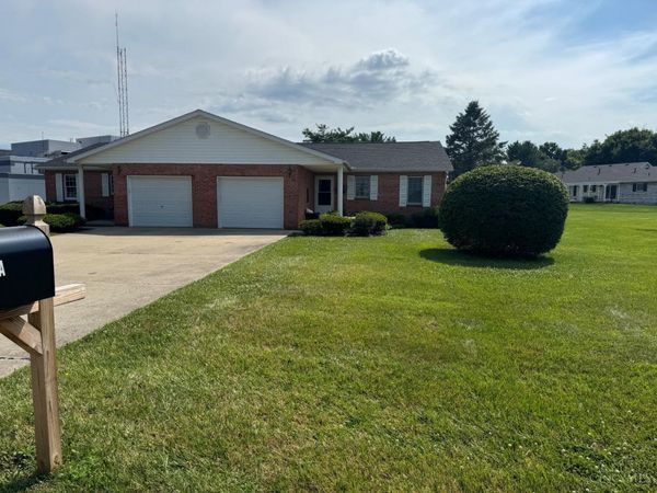 112 Erin Court, Unit B, Hillsboro, OH 45133