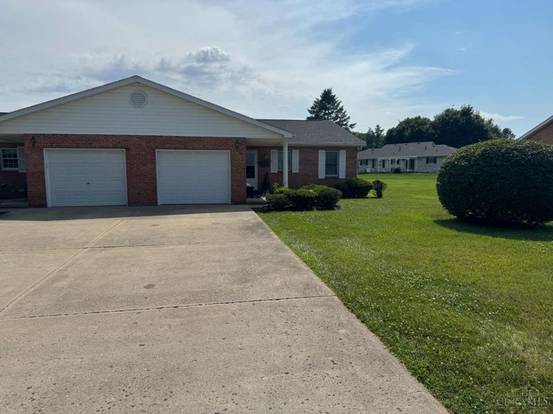 112 Erin Court, Unit A, Hillsboro, OH 45133 Photo 2