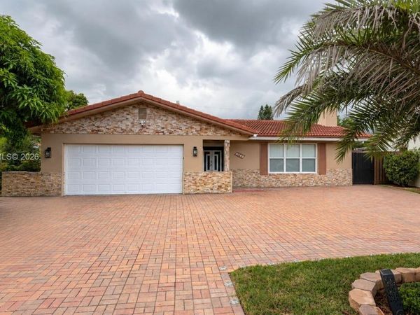4120 NW 78th Ln, Coral Springs, FL 33065
