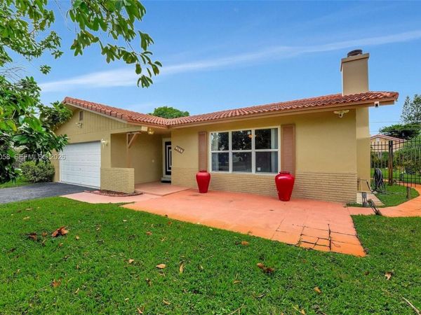 4120 NW 78th Ln , Coral Springs, FL 33065