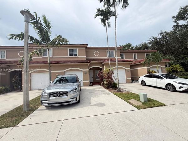 7663 N Southwood Cir , Davie, FL 33328