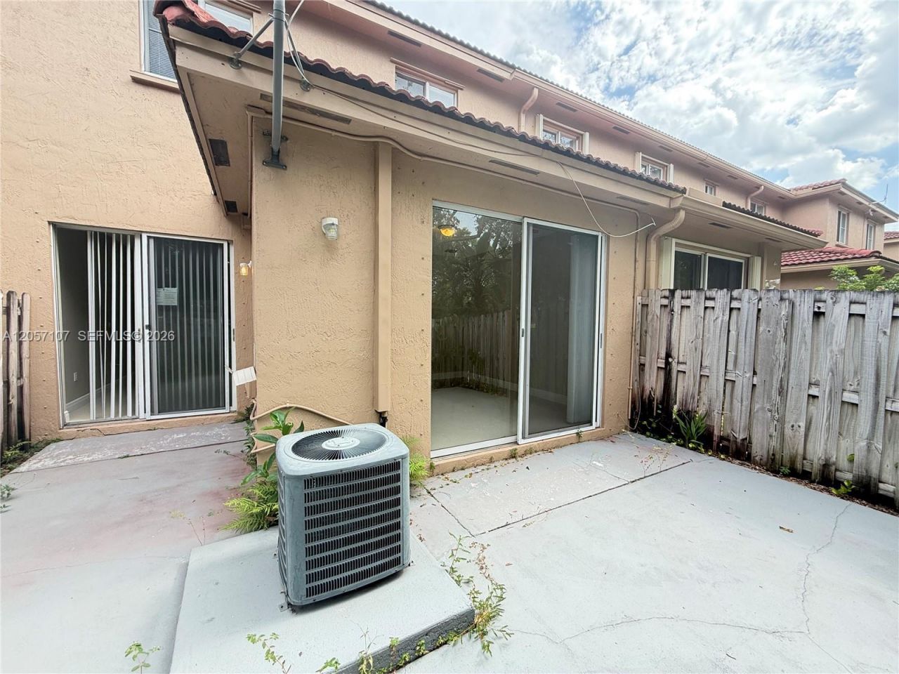 7663 N Southwood Cir , Davie, FL 33328 Photo