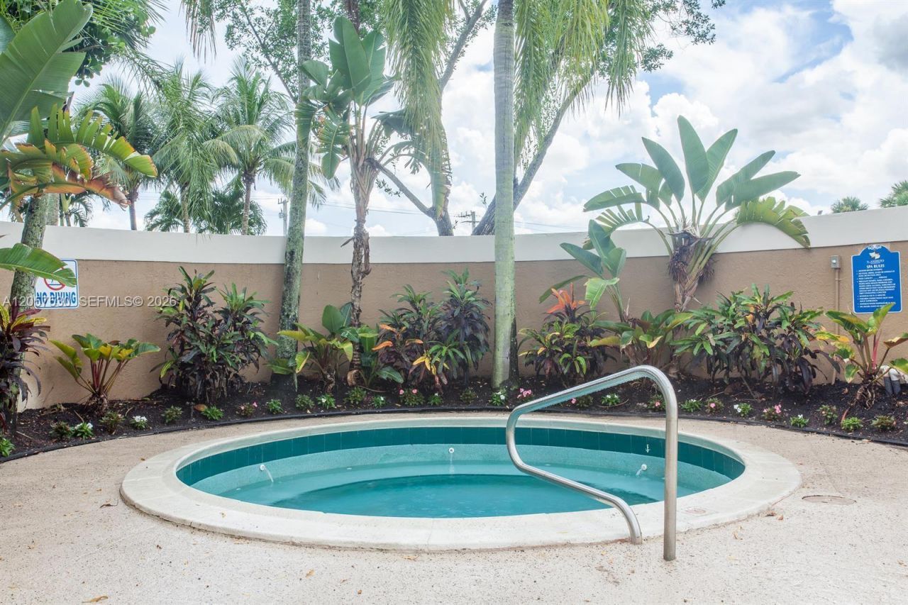 1141 Lake Victoria Dr , Unit E, West Palm Beach, FL 33411 Photo
