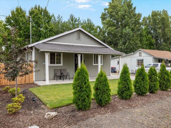 313 Berrydale Avenue, Medford, OR 97501
