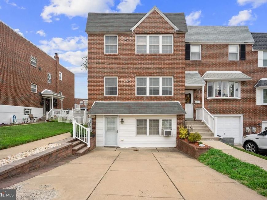 9878 Garvey Drive, Philadelphia, PA 19114 Main Photo