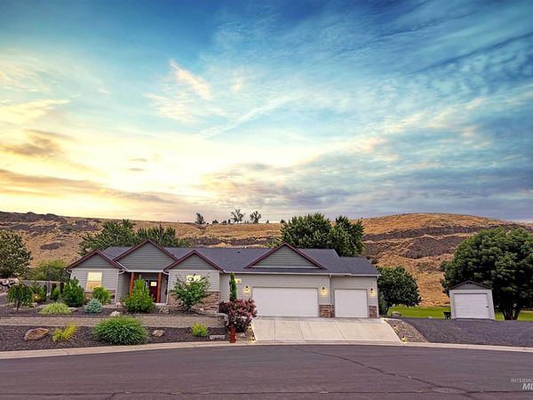 3983 Foothill Dr, Lewiston, ID 83501