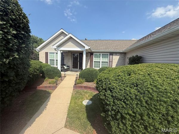 8 Autumn Grove Court, O'Fallon, MO 63366