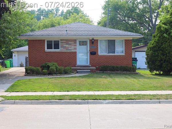 21819 Beechwood Avenue, Eastpointe, MI 48021