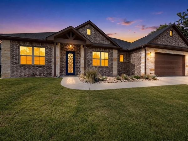 821 E 2nd Street, Weatherford, TX 76086