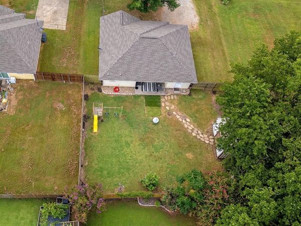 807 Lee Street, Tioga, TX 76271
