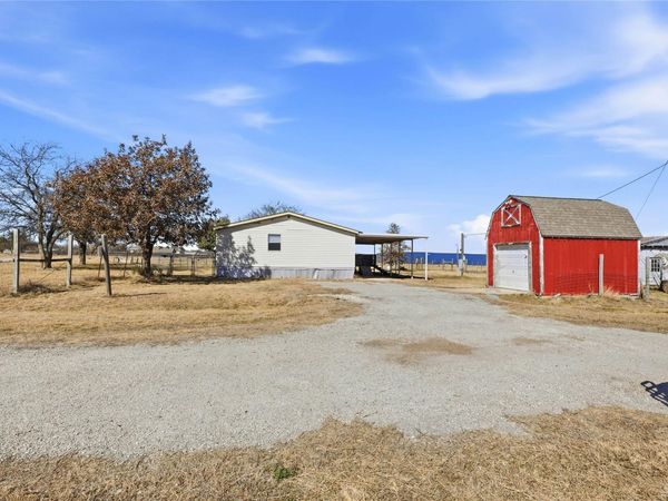 100 Prairie DR, Jarrell, TX 76537