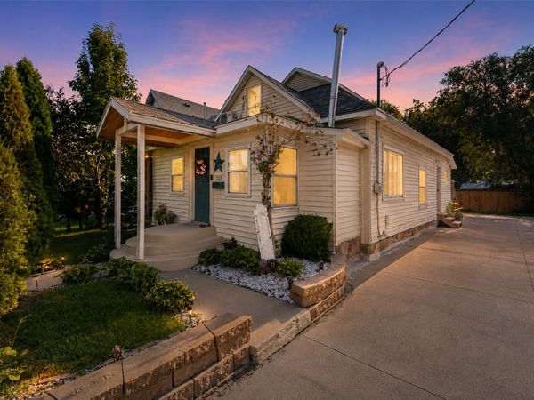 1273 E 18th Street, Des Moines, IA 50316