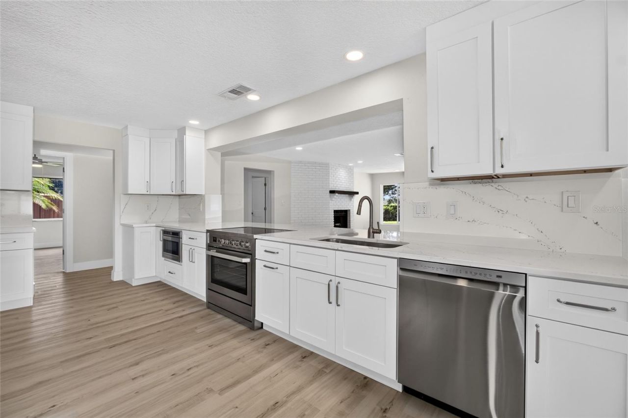 1225 Hoffner Avenue, Orlando, FL 32809 Photo