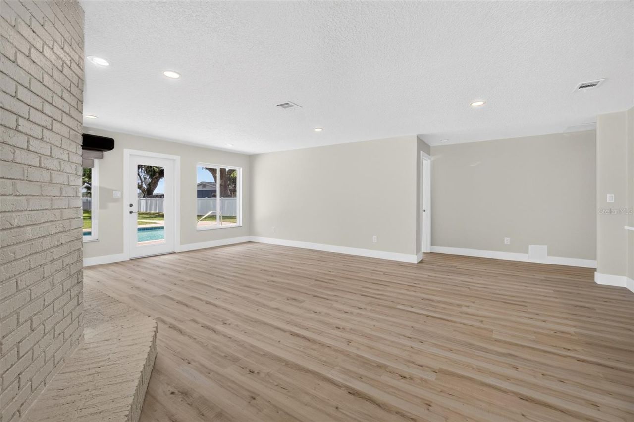 1225 Hoffner Avenue, Orlando, FL 32809 Photo