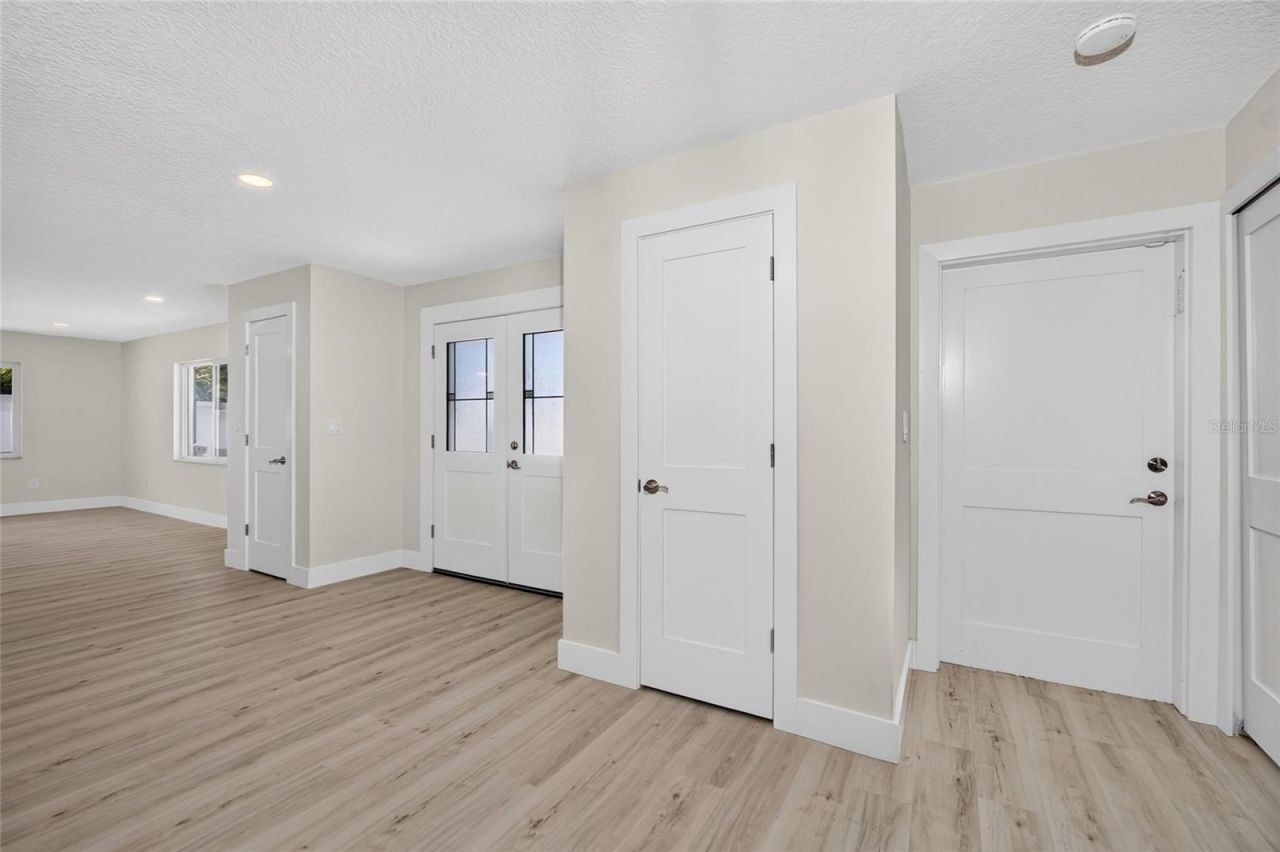 1225 Hoffner Avenue, Orlando, FL 32809 Photo
