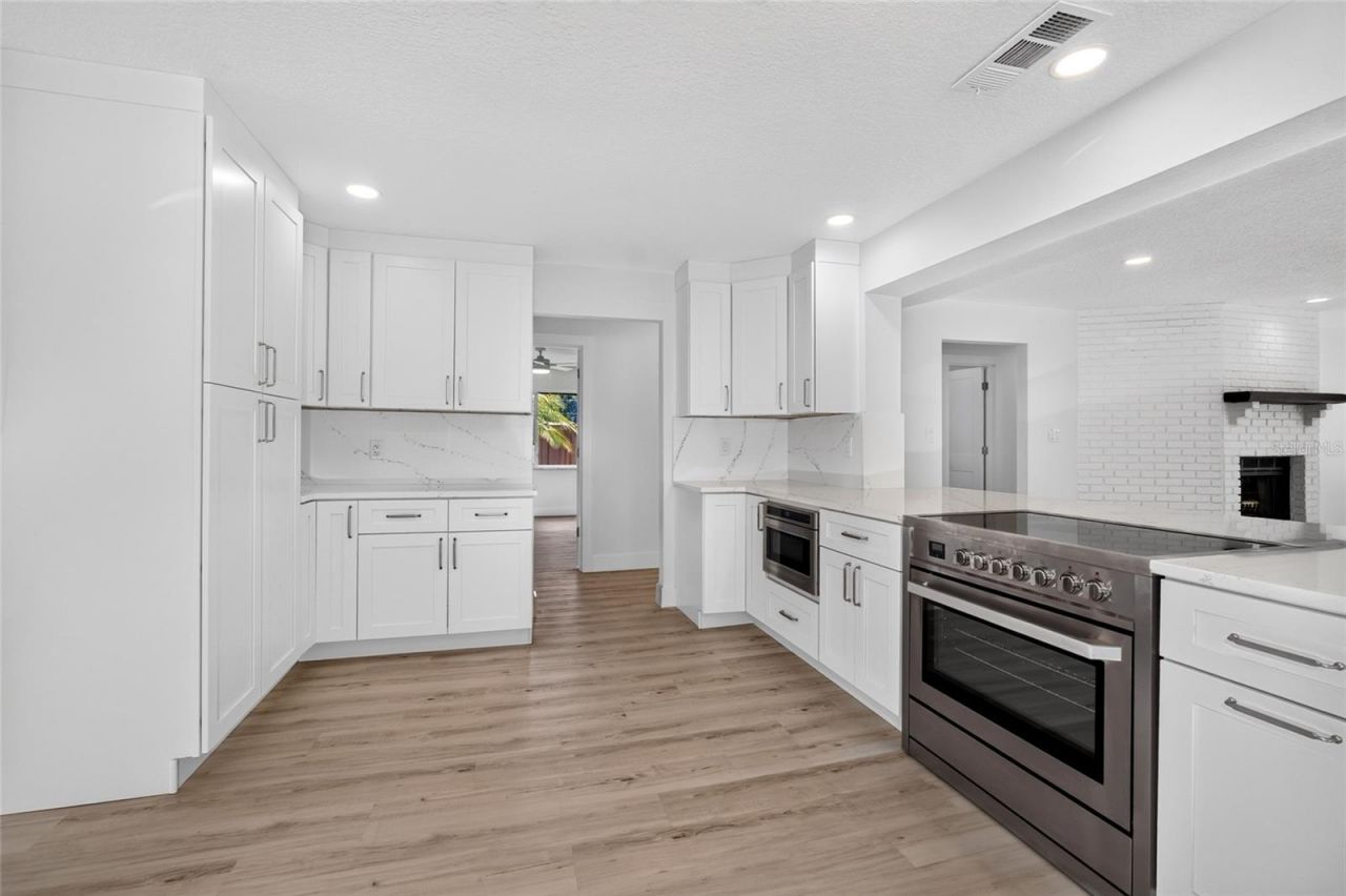 1225 Hoffner Avenue, Orlando, FL 32809 Photo