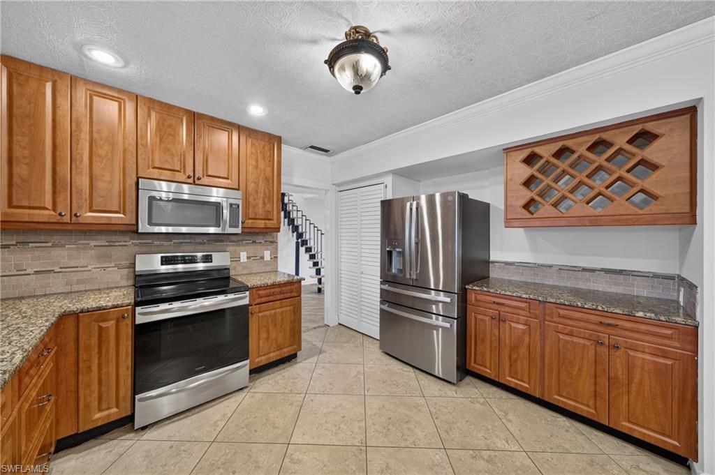 1919 SE 37th Ter , Cape Coral, FL 33904 Photo