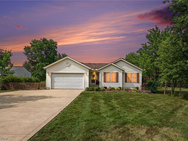 13874 Radcliffe Road , Leroy, OH 44077