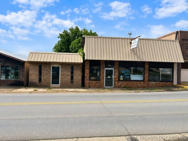114 E Main Street , Antlers, OK 74523
