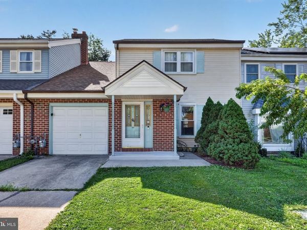 325 CARLETON LANE, MOUNT LAUREL, NJ 08054