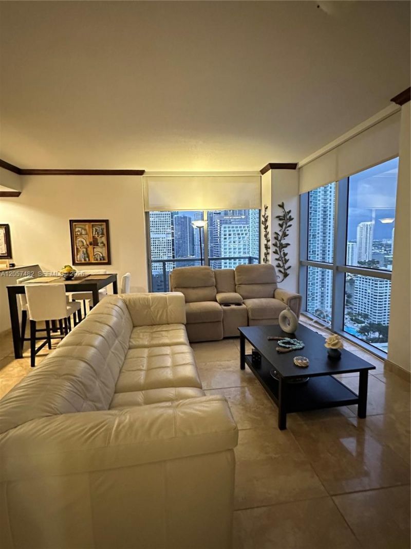 1060 E Brickell Av , Unit 3001, Miami, FL 33131 Photo