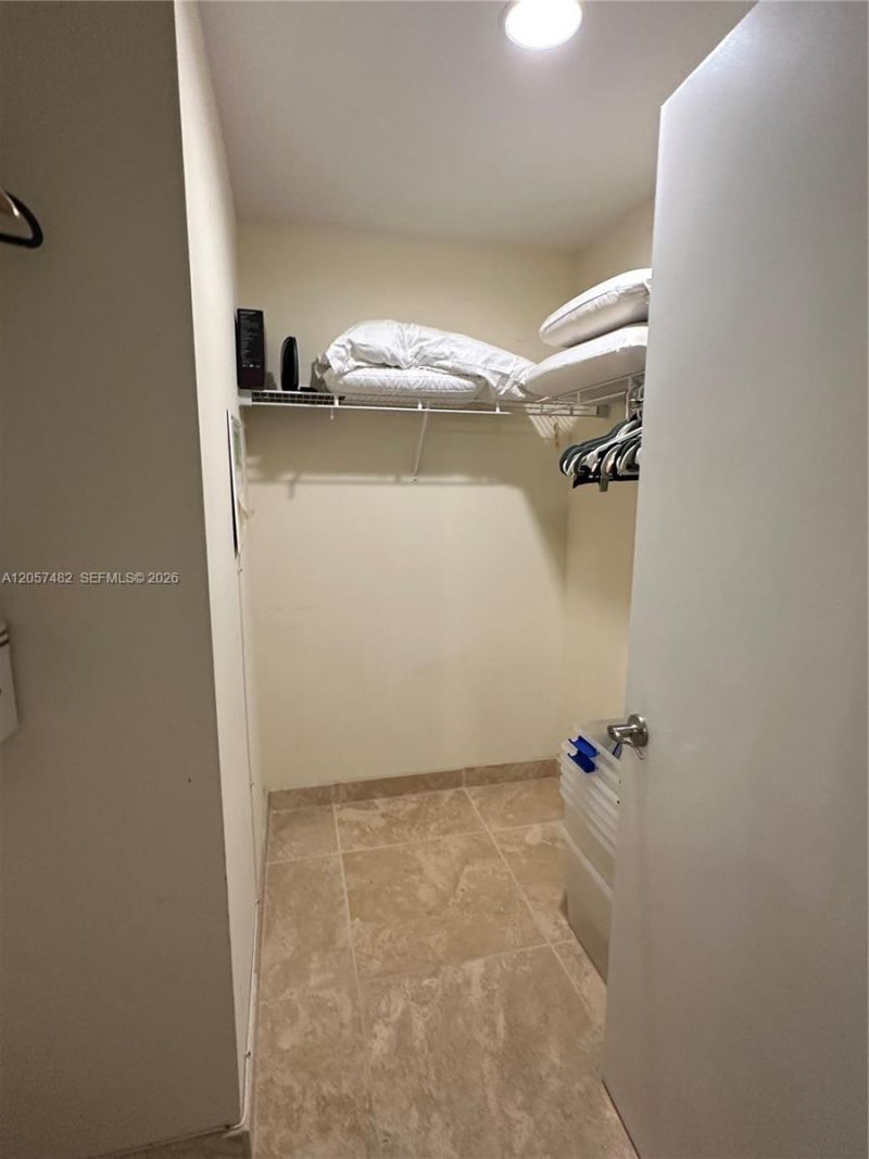 1060 E Brickell Av , Unit 3001, Miami, FL 33131 Photo