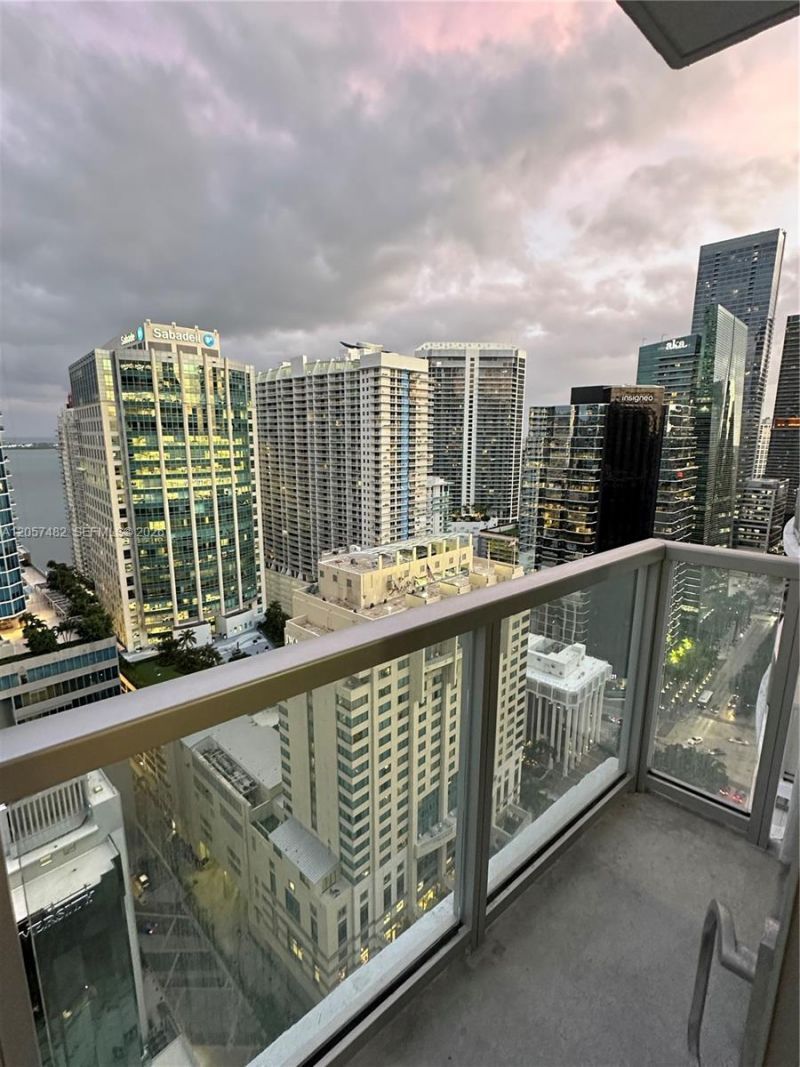 1060 E Brickell Av , Unit 3001, Miami, FL 33131 Photo