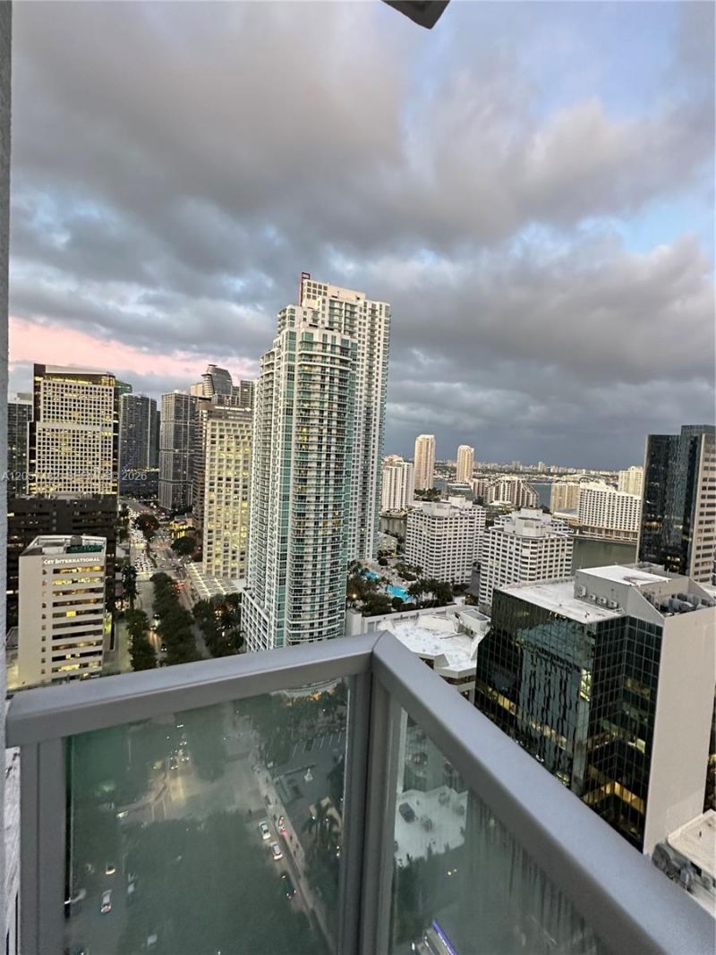 1060 E Brickell Av , Unit 3001, Miami, FL 33131 Photo