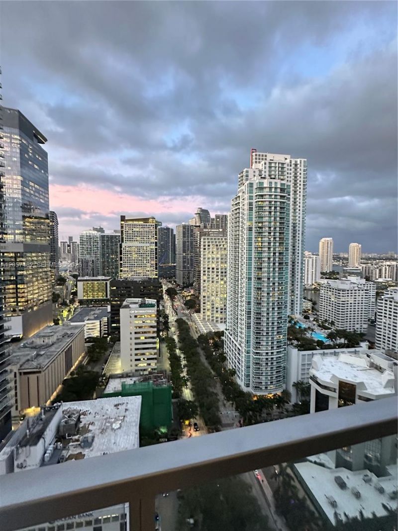 1060 E Brickell Av , Unit 3001, Miami, FL 33131 Photo