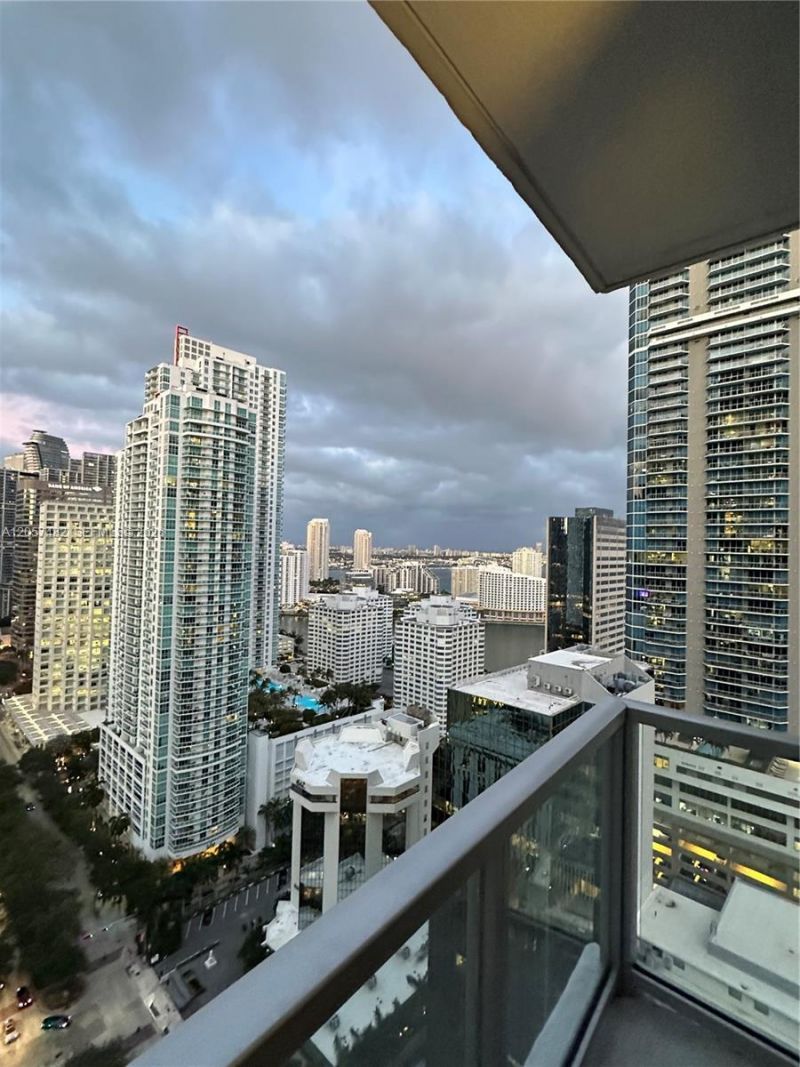 1060 E Brickell Av , Unit 3001, Miami, FL 33131 Photo