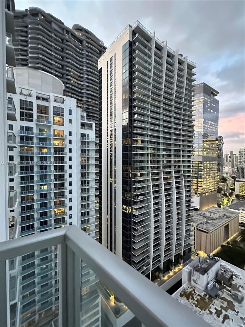 1060 E Brickell Av , Unit 3001, Miami, FL 33131 Photo