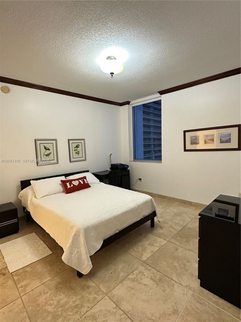 1060 E Brickell Av , Unit 3001, Miami, FL 33131 Photo