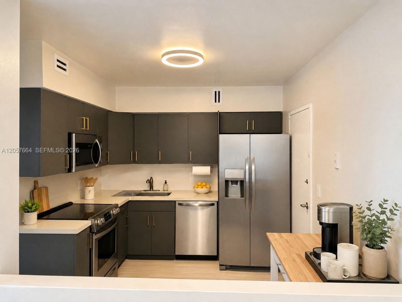 5700 Collins Ave , Unit 3C, Miami Beach, FL 33140 Photo
