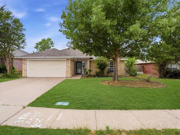 104 Adams Drive, Crowley, TX 76036